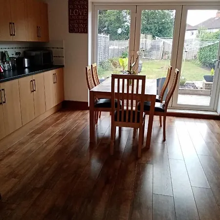 Comfy 3 Bed House Near Windsor Castle And Legoland Villa Exterior photo